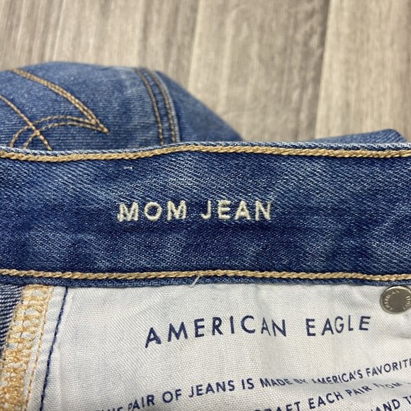 AMERICAN EAGLE Mom Skinny Leg Mid Rise Med Wash Blue Denim Jeans Women's Size 00 - Picture 7 of 12